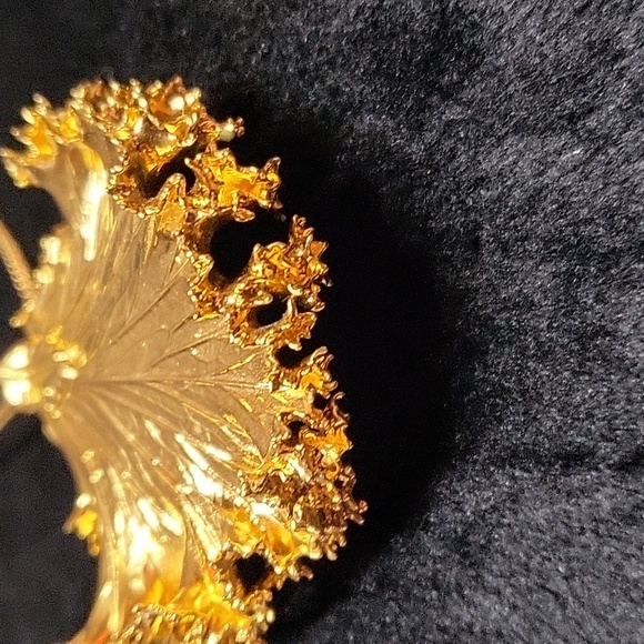 Gold leaf - Picture 3 of 3